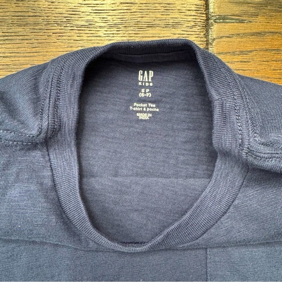 GAP Kids Navy Blue Pocket T-Shirt - Picture 7 of 7